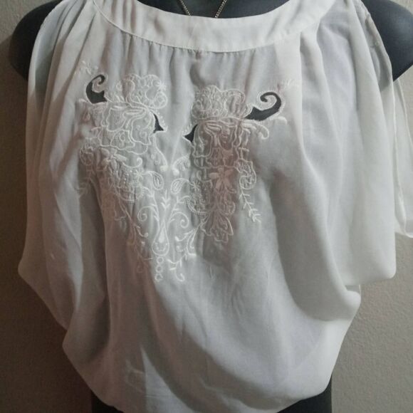 Open back vintage top  - Picture 8 of 16